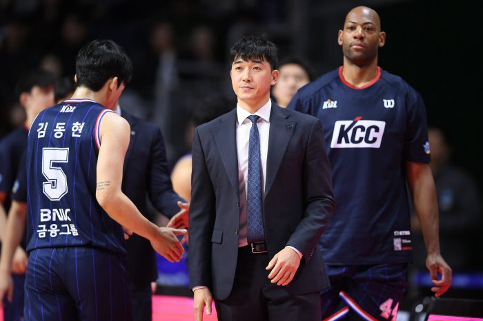 신명호 코치. 사진제공=KBL