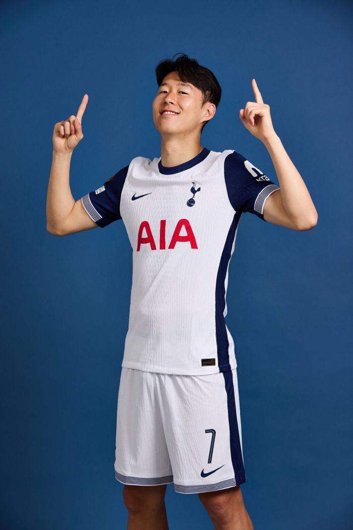 [스포츠조선 강우진 기자]손흥민이 꿈에 그리던 유럽축구연맹(UEFA) 유로파리그 결승전에서 선발로 나서지 못할 수도 있다. 최근 현저히 떨어진 골 결정력으로 다른 선택지가 고려된다면 손흥민은 후반 뒤늦게 투입해 경기장을 밟을 것으로 보인다.  글로벌 매체 디애슬레틱은 18일(한국시각) 토트넘 홋스퍼와 맨체스터 유나이티드의 2024~2025시즌 UEFA 유로파리그 결승전 선발 라인업을 예측했다. 해당 라인업에는 손흥민이 아닌 윌손 오도베르가 왼쪽 측면 윙어 자리에 놓였다. 사진=SNS