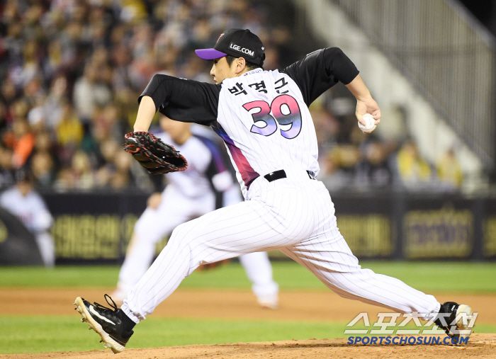 2일 서울 잠실구장에서 열린 SSG-LG전. 6회초 무사 1, 2루에 등판해 무실점으로 막은 박명근. 잠실=정재근 기자 cjg@sportschosun.com/2025.5.2/