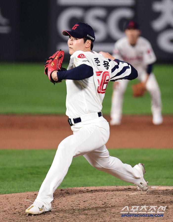 21일 부산 사직야구장에서 열린 KBO리그 롯데와 LG의 경기. 투구하고 있는 롯데 최준용. 부산=송정헌 기자songs@sportschosun.com/2025.05.21/