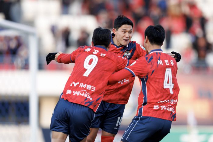 김천종합운동장/ K리그1/ 김천상무프로축구단 vs  강원FC/ 김천 이동경 득점/ 골 세레머니/ 사진 김재훈