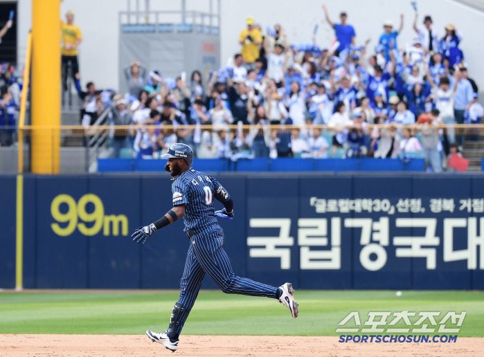 라팍 그라운드를 돌고 있는 디아즈.