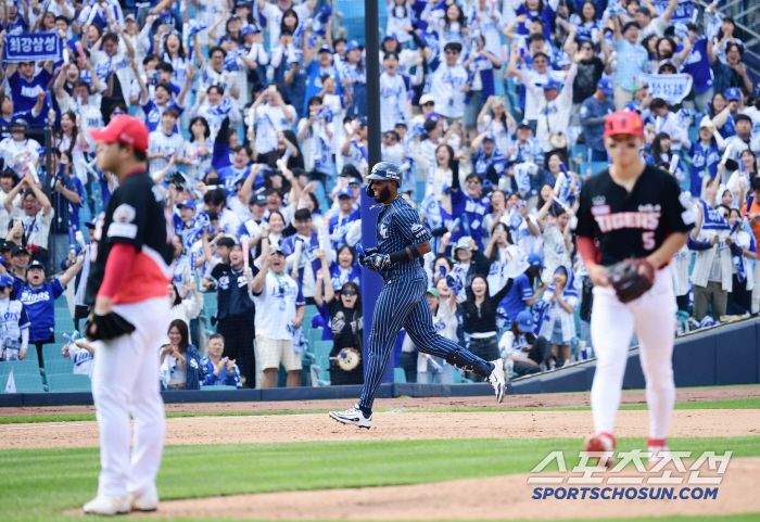 조상우를 상대로 9회말 끝내기 홈런을 날린 디아즈.