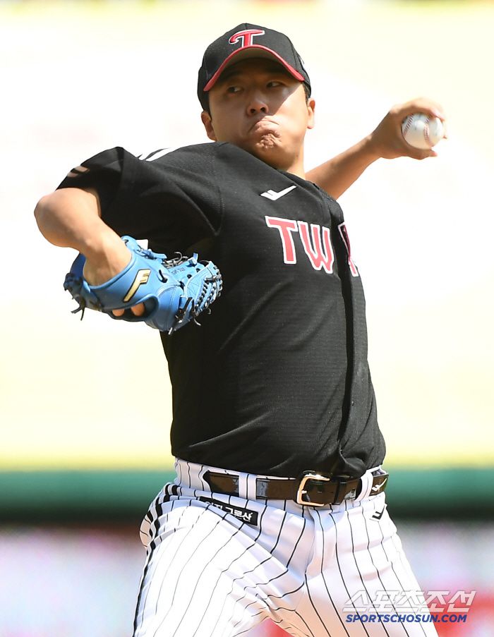 25일 인천 SSG랜더스필드에서 열린 LG-SSG전. LG 선발투수 송승기가 투구하고 있다. 있다. 인천=정재근 기자 cjg@sportschosun.com/2025.5.25/