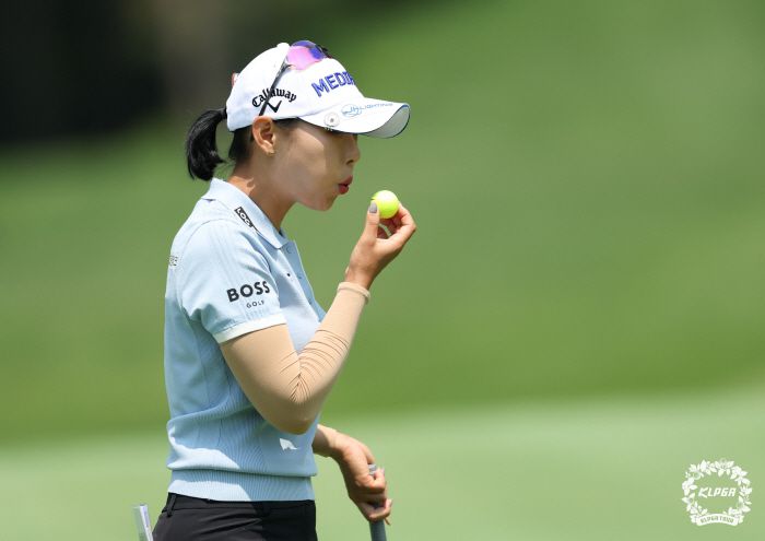 이채은2 제13회 E1채리티오픈 FR 4번홀 파세이브 홀아웃