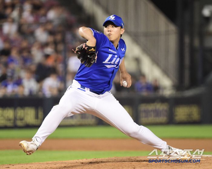 8회 투구하는 삼성 배찬승.