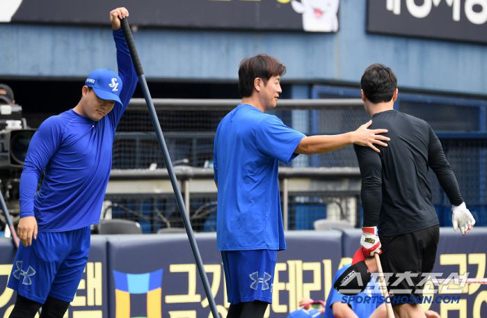 후배 박동원 향한 선배 강민호 따뜻한 손길.