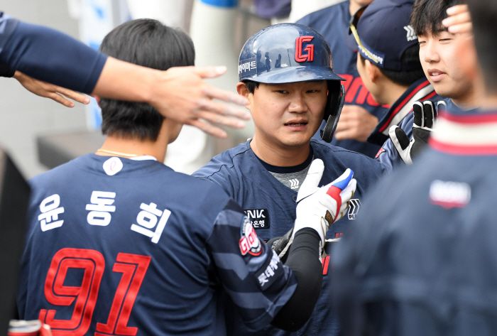 24일 대전 한화생명볼파크에서 열린 한화 이글스와 롯데 자이언츠의 경기. 롯데 손호영이 득점을 올리고 있다. 대전=박재만 기자 pjm@sportschosun.com/2025.05.24/