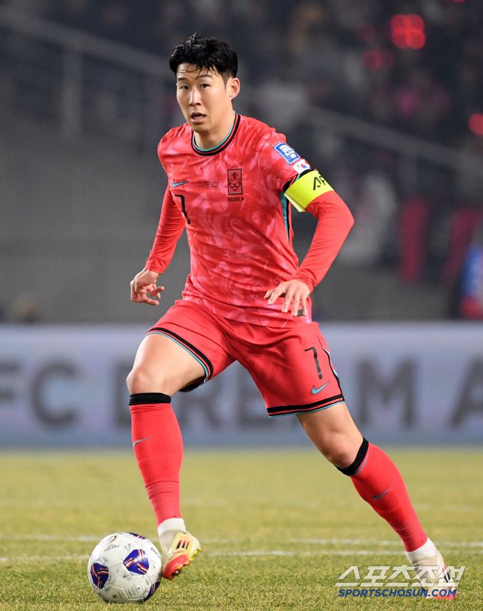 20일 고양종합운동장에서 열린 2026 FIFA 북중미 월드컵 아시아지역 3차 예선 대한민국과 오만의 경기. 손흥민이 패스를 시도하고 있다. 고양=박재만 기자 pjm@sportschosun.com/2025.03.20/