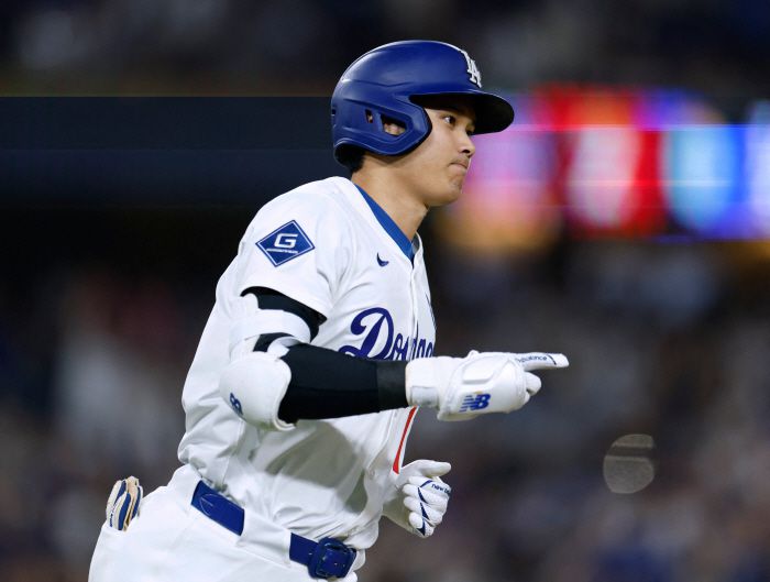 오타니 쇼헤이가 3일(한국시각) 메츠전 7회말 솔로포를 날린 뒤 베이스를 힘차게 돌고 있다. AFP연합뉴스