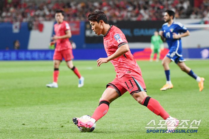 10일 서울월드컵경기장에서 열린 대한민국과 쿠웨이트의 2026년 북중미월드컵 아시아 3차예선 B조 최종전. 황희찬이 후반전 교체 멤버로 출전해 공격하고 있다. 상암=정재근 기자 cjg@sportschosun.com/2025.6.10/