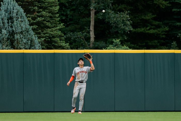 중견수 이정후가 3회말 플라이 타구를 잡아내고 있다. Imagn Images연합뉴스