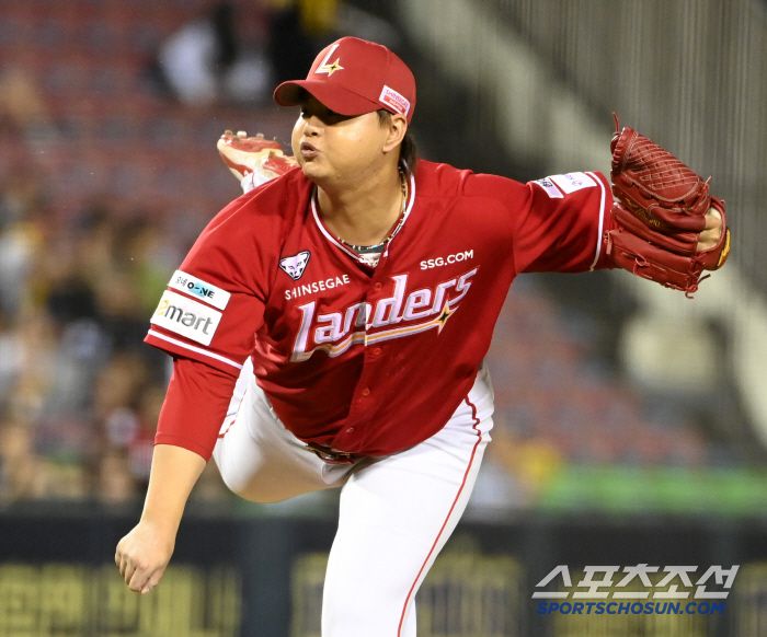 10일 잠실야구장에서 열린 SSG와 LG의 경기, SSG 김민이 역투하고 있다. 잠실=허상욱 기자wook@sportschosun.com/2025.06.10/