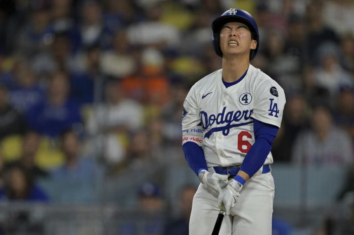 LA 다저스 김혜성이 사구 여파로 교체된 것으로 알려졌다. AP연합뉴스