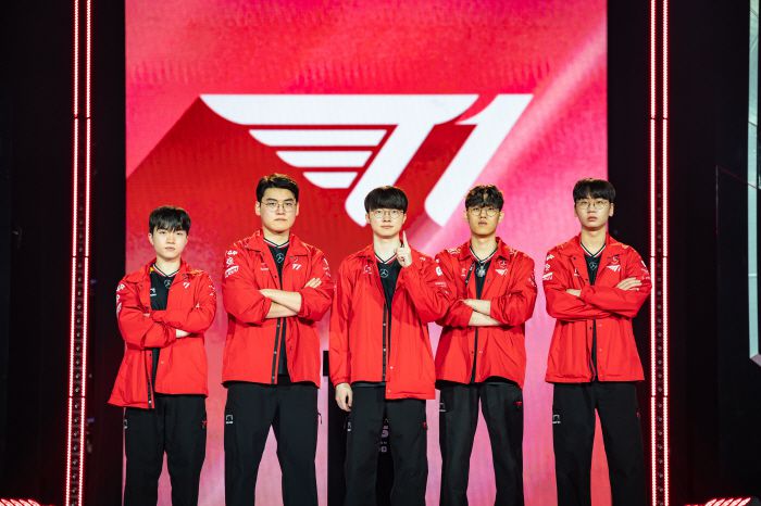 T1은 15일 부산 사직실내체육관에서 열린 MSI 대표 선발전 최종전에서 한화생명를 3대0으로 셧아웃시키며 LCK 2번 시드로 MSI행을 결정지었다. 사진제공=LCK