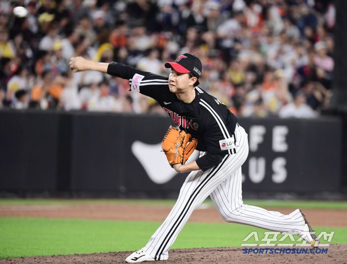 14일 대전 한화생명볼파크에서 열린 한화와 LG의 경기. 투구하는 LG 유영찬. 대전=송정헌 기자songs@sportschosun.com/2025.06.14/