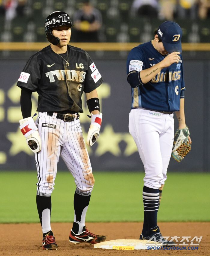 17일 잠실구장에서 열린 LG와 NC의 경기. 7회말 2루 도루를 성공시킨 LG 박해민. 이 도루로 박해민은 12년 연속 20도루를 성공시켰다. 잠실=송정헌 기자songs@sportschosun.com/2025.06.17/