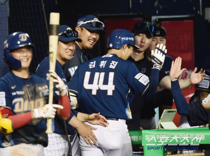 17일 잠실구장에서 열린 LG와 NC의 경기. 9회 솔로홈런을 날린 NC 김휘집. 잠실=송정헌 기자songs@sportschosun.com/2025.06.17/