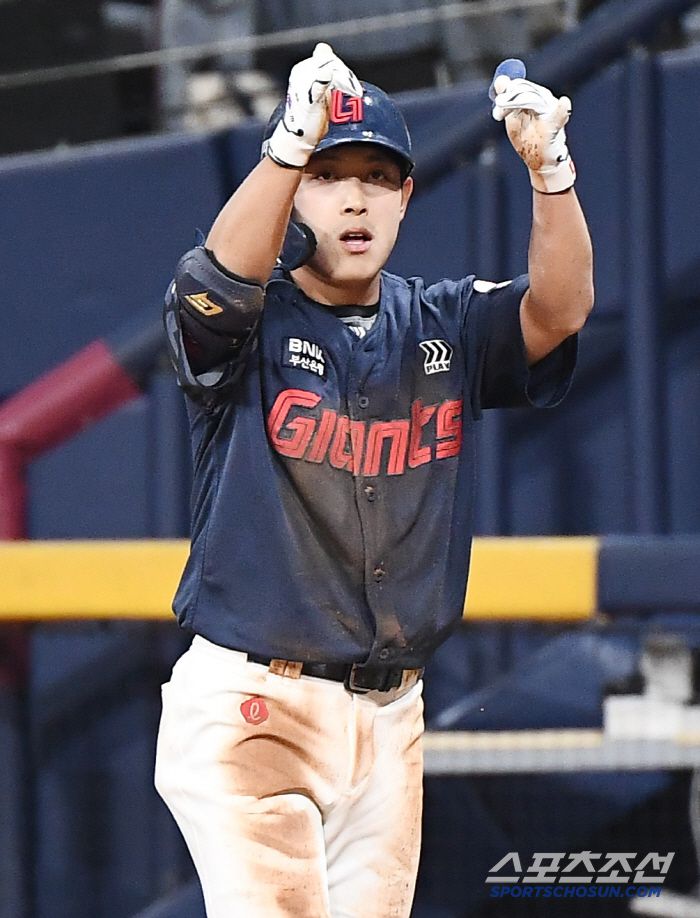 손가락 골절로 빠진 황성빈은 후반기 복귀가 유력하다. 장두성은 차주중 복귀를 준비중이다. 고척=정재근 기자 cjg@sportschosun.com/2025.5.1/
