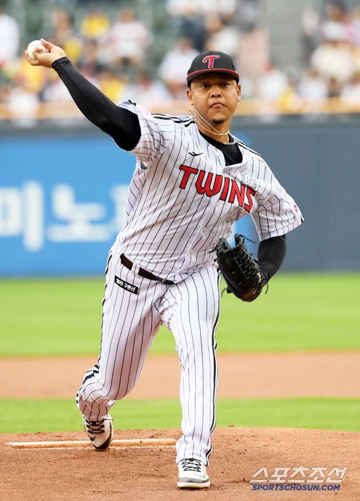 21일 잠실구장에서 열린 LG 트윈스와 두산 베어스의 경기. LG 에르난데스가 역투하고 있다. 잠실=박재만 기자 pjm@sportschosun.com/2025.06.21/