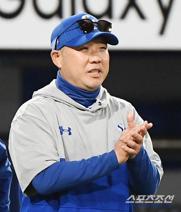 박진만 감독이 선수들을 맞이하고 있다. 대구=정재근 기자 cjg@sportschosun.com/2025.5.29/