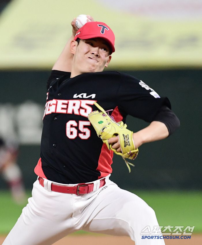 21일 인천 SSG랜더스필드에서 열린 SSG와 KIA의 경기. 10회 투구하는 KIA 성영탁. 인천=송정헌 기자songs@sportschosun.com/2025.06.21/