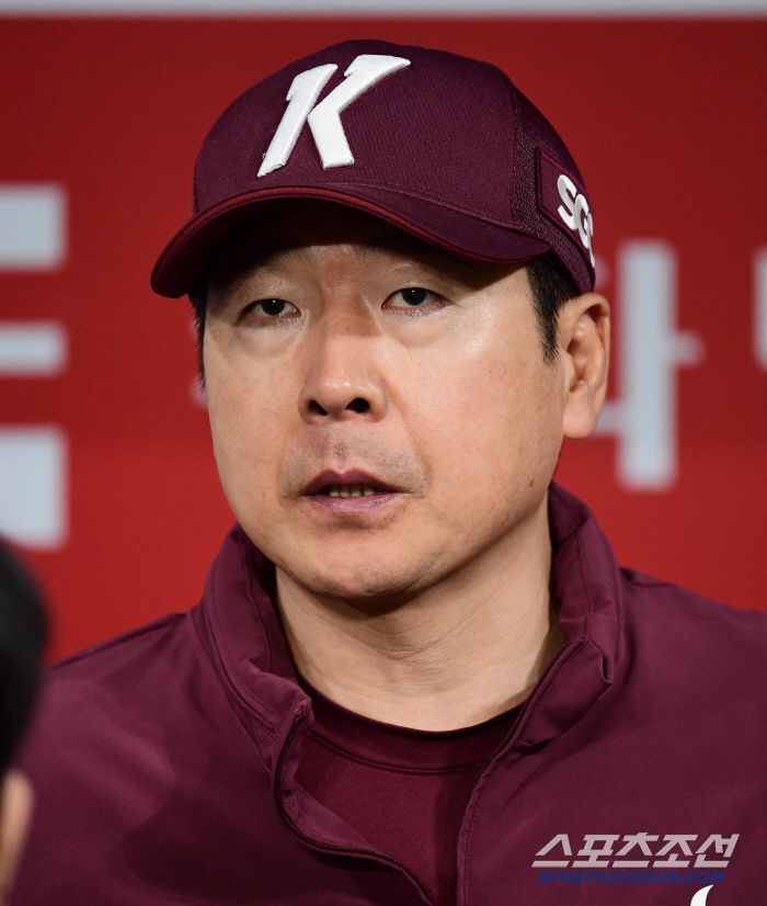 1일 고척돔에서 열리는 KBO리그 키움과 두산의 경기. 기자들의 질문에 답하고 있는 키움 홍원기 감독. 고척=송정헌 기자songs@sportschosun.com/2025.06.01/