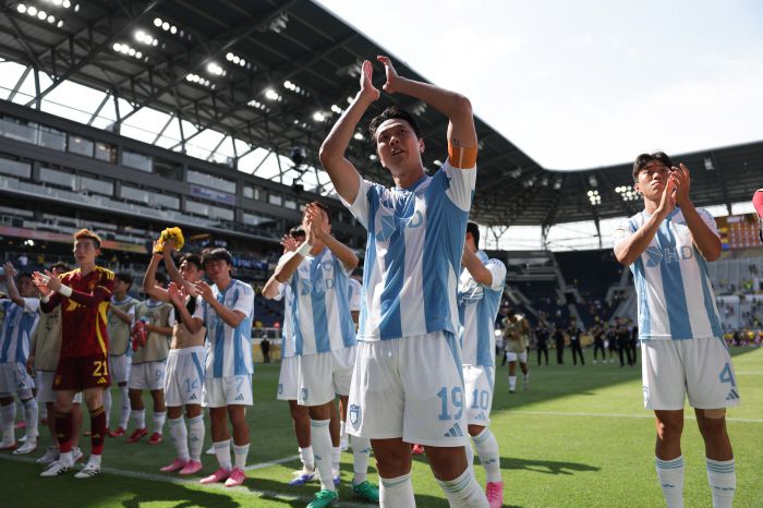 TQL스타디움(신시내티, 미국)/ 2025 피파 클럽월드컵/ 3차전/ 보루시아 도르트문트 vs 울산HDFC/ 울산 김영권/ 선수단 인사/ 사진 김정수