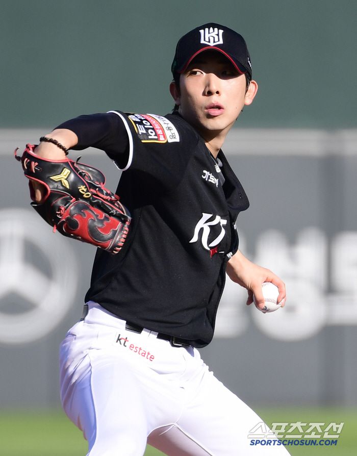 28일 부산 사직구장에서 열린 롯데와 KT의 경기. 선발 투구하고 있는 KT 오원석. 부산=송정헌 기자songs@sportschosun.com/2025.06.28/