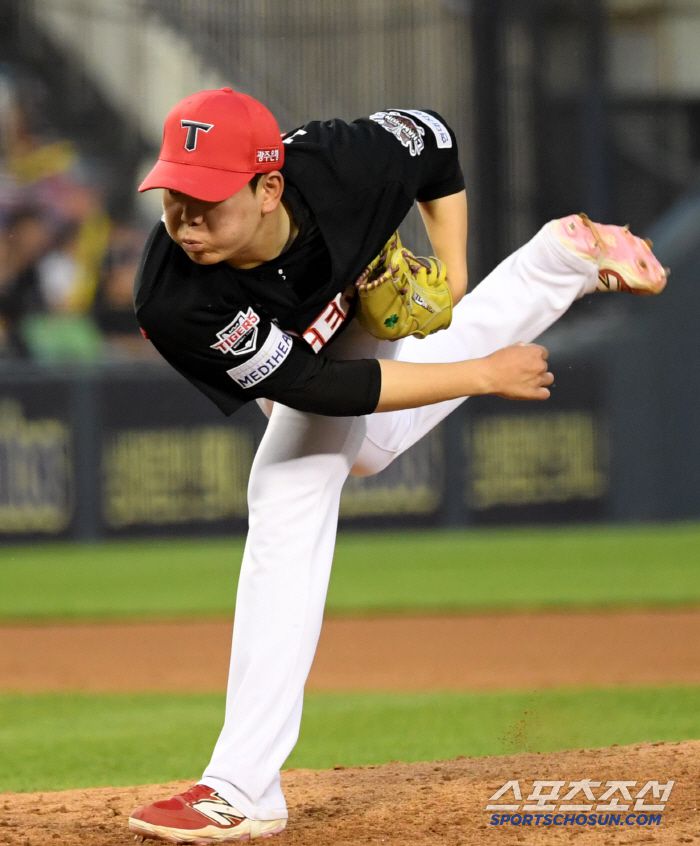 28일 잠실구장에서 열린 LG 트윈스와 KIA 타이거즈의 경기. KIA 성영탁이 역투하고 있다. 잠실=박재만 기자 pjm@sportschosun.com/2025.06.28/