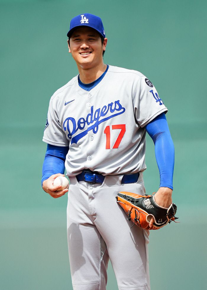 오타니 쇼헤이가 2회말 투구 도중 환하게 웃고 있다. AFP연합뉴스