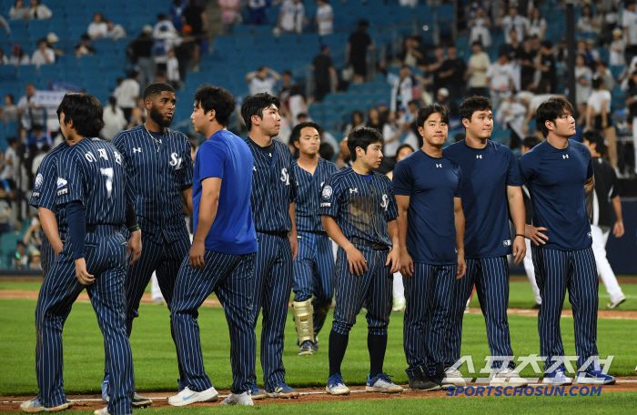 15일 대구 라이온즈파크에서 열린 삼성 라이온즈와 KT 위즈의 경기. 패한 삼성 선수들이 아쉬워하고 있다. 대구=박재만 기자 pjm@sportschosun.com/2025.06.15/