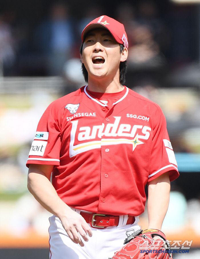 18일 대전 한화생명볼파크에서 열린 SSG-한화전. 선발투수 문승원이 볼판정에 아쉬워하고 있다. 대전=정재근 기자 cjg@sportschosun.com/2025..5.18/