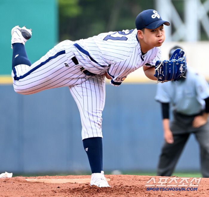 3일 서울 목동구장에서 열린 제80회 청룡기 고교야구선수권 대회 및 주말리그 왕중왕전, 성남고와 서울고의 경기, 서울고 박지성이 역투하고 있다. 목동=허상욱 기자wook@sportschosun.com/2025.07.03/