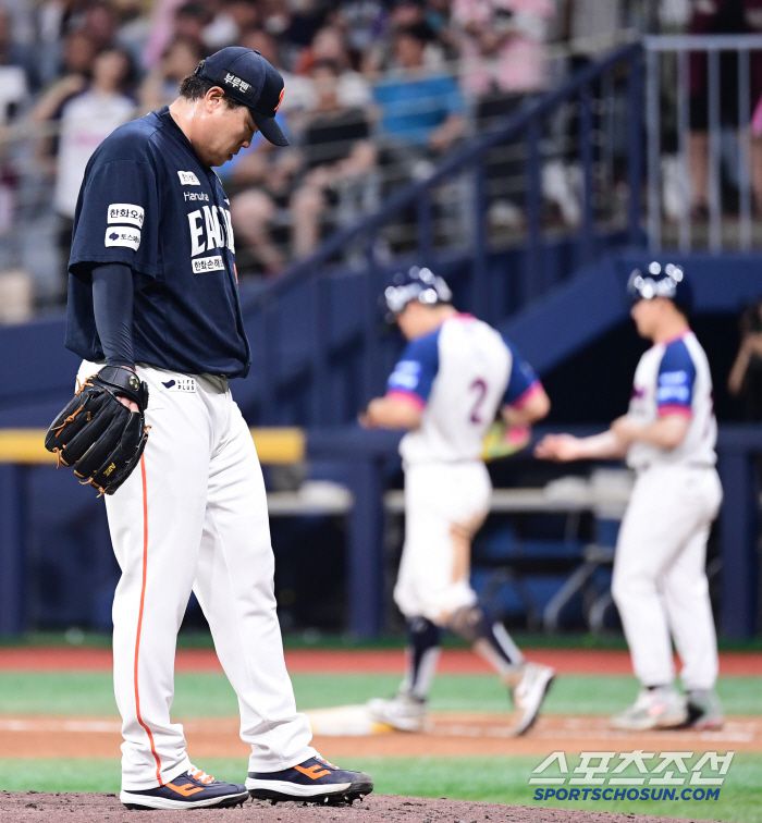 좀처럼 보기 힘든 류현진의 밀어내기 볼넷 실점.