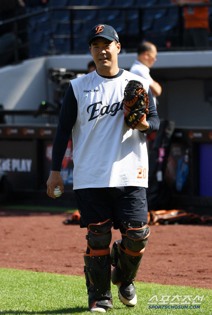 11일 대전 한화생명볼파크에서 열린 한화 이글스와 두산 베어스의 경기. 한화 이재원이 수비 훈련을 하고 있다. 대전=박재만 기자 pjm@sportschosun.com/2025.06.11/
