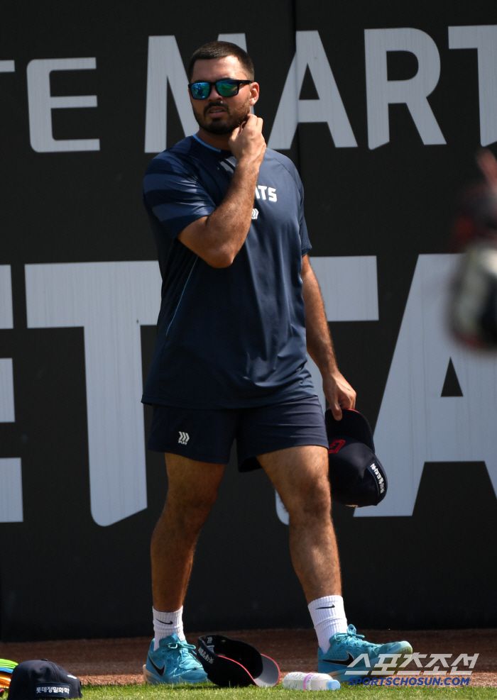 3일 부산 사직구장에서 열린 롯데 자이언츠와 LG 트윈스의 경기. 롯데 감보아가 러닝을 하고 있다. 부산=박재만 기자 pjm@sportschosun.com/2025.07.03/