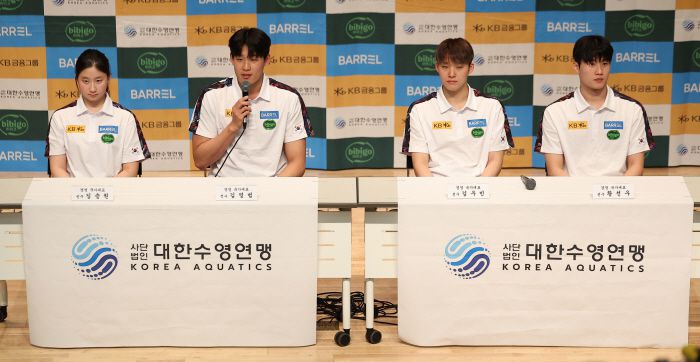 인터뷰하는 경영 국가대표 선수들 <저작권자(c) 연합뉴스, 무단 전재-재배포, AI 학습 및 활용 금지>