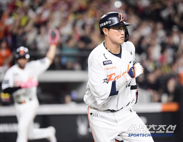 힘차게 주루하는 채은성.