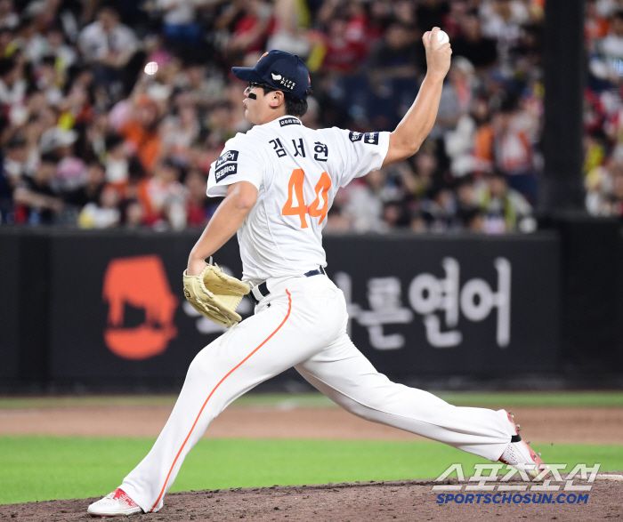 9일 대전 한화생명 볼파크에서 열린 한화와 KIA의 경기. 9회 마운드에 올라 투구하는 한화 김서현. 대전=송정헌 기자songs@sportschosun.com/2025.07.09/