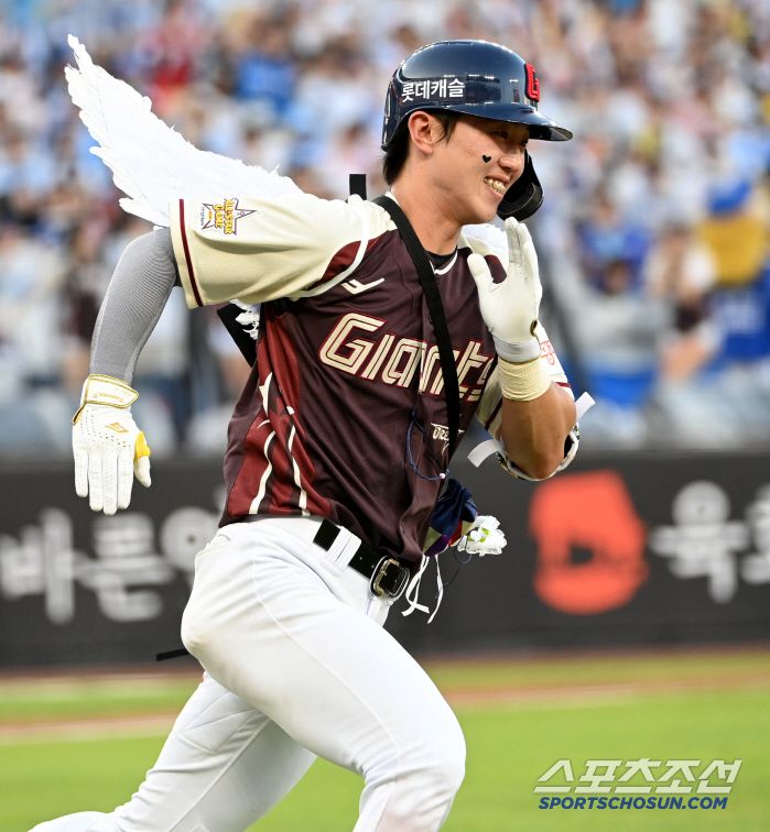 12일 대전 한화생명볼파크에서 열린 2025 KBO 올스타전, 전민재가 퍼포먼스를 선보이고 있다. 대전=허상욱 기자wook@sportschosun.com/2025.07.12/
