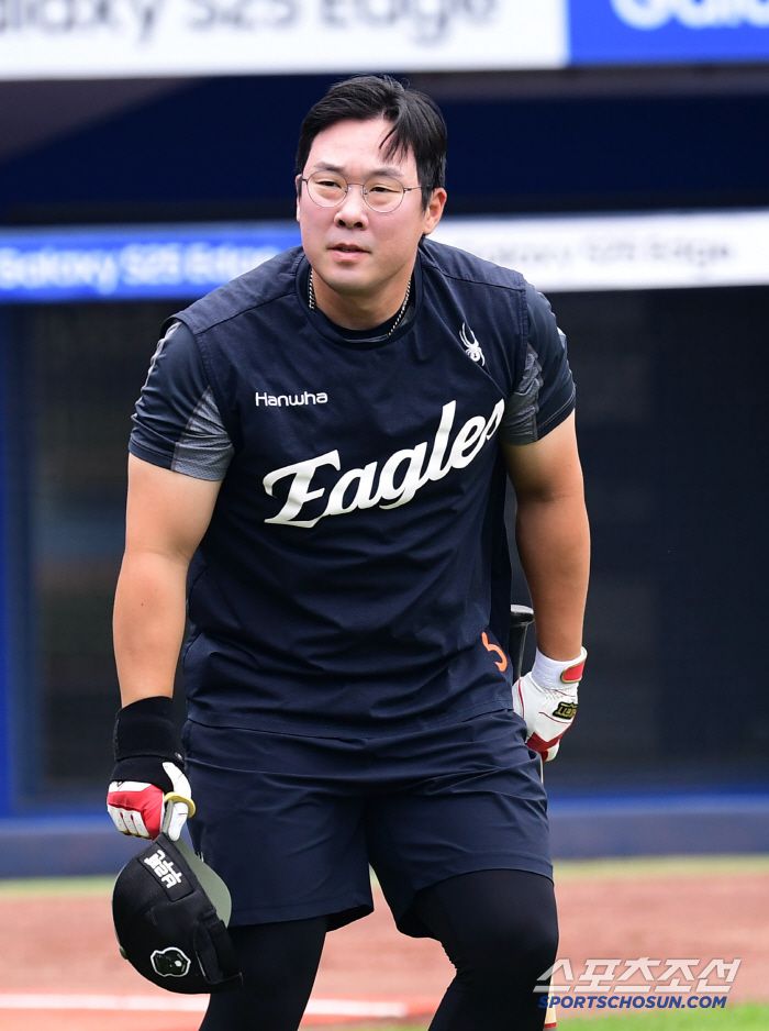 26일 대구 삼성라이온즈파크에서 열리는 삼성과 한화의 경기. 타격 훈련을 하고 있는 안치홍. 대구=송정헌 기자songs@sportschosun.com/2025.06.26/