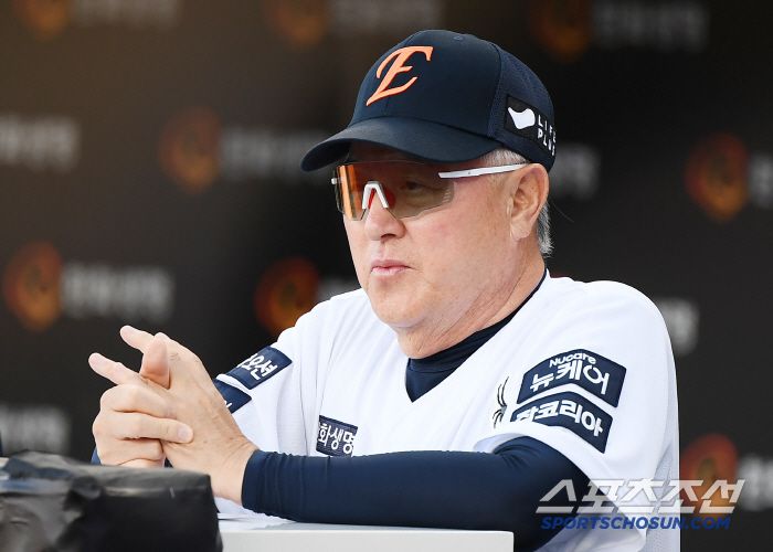1일 대전 한화생명볼파크에서 열린 NC-한화전. 한화 김경문 감독이 경기를 지켜보고 있다. 대전=정재근 기자 cjg@sportschosun.com/2025.7.1/