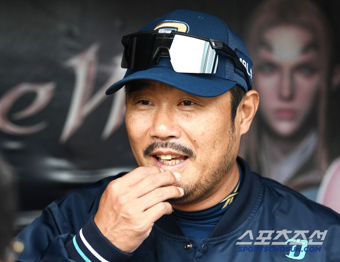 31일 창원 NC파크에서 열린 한화-NC전. NC 이호준 감독이 인터뷰하고 있다. 창원=정재근 기자 cjg@sportschosun.com/2025.5.31/