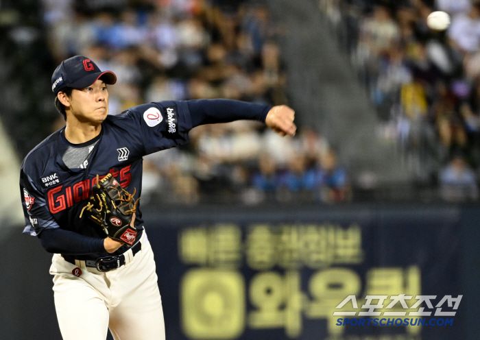 7회말 무사 1루, 홍민기의 빠른 1루 견제