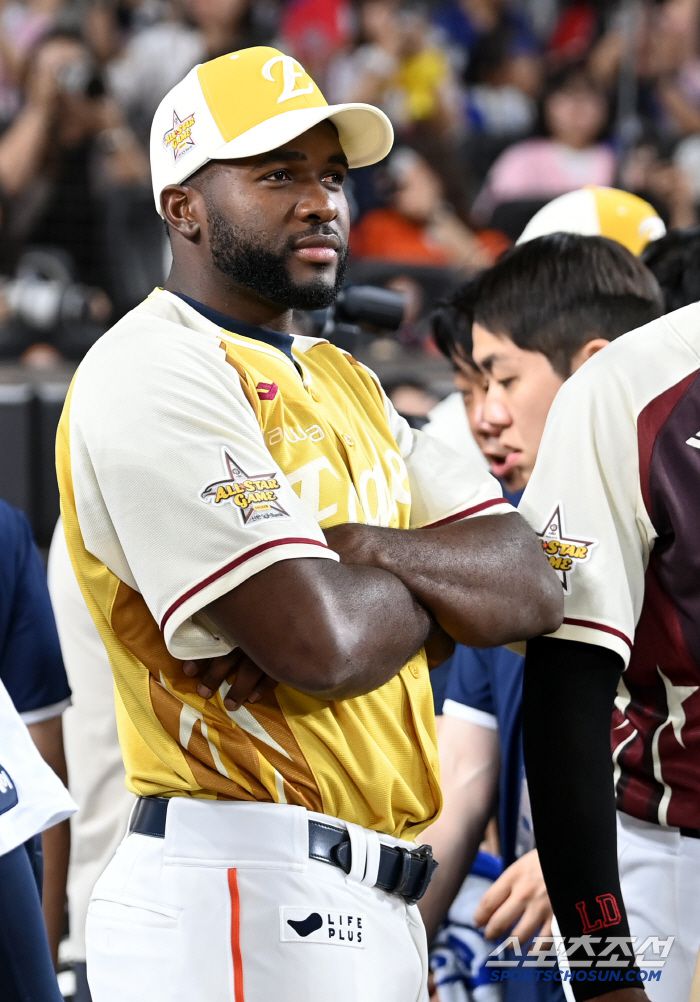 11일 대전 한화생명볼파크에서 열린 2025 KBO 올스타전 홈런 더비, 한화 플로리얼이 경기를 지켜보고 있다. 대전=허상욱 기자wook@sportschosun.com/2025.07.11/