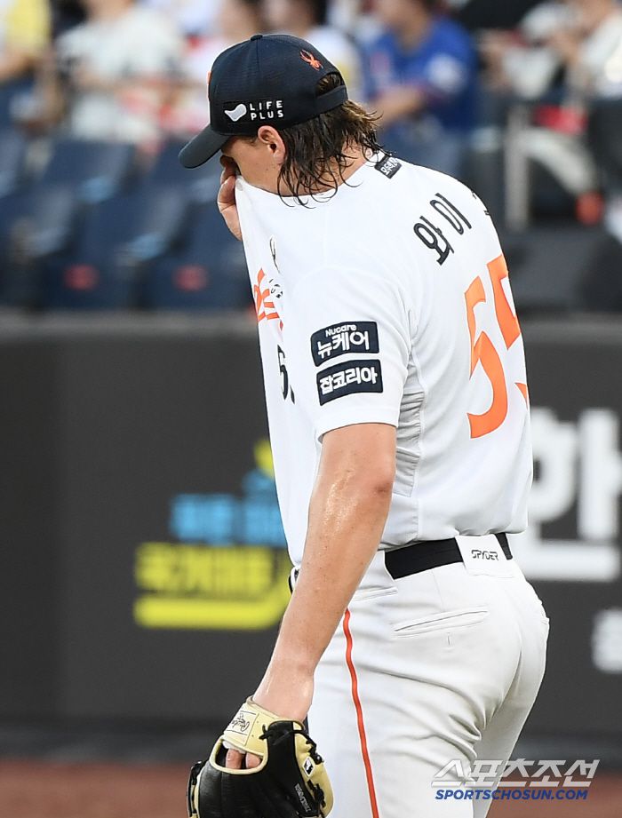 1일 대전 한화생명볼파크에서 열린 NC-한화전. 1회초 연속안타를 맞은 와이스가 곤혹스러워하고 있다. 대전=정재근 기자 cjg@sportschosun.com/2025.7.1/