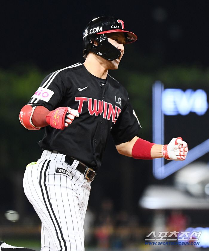 22일 광주 기아 챔피언스필드에서 열린 LG-KIA전. 9회초 1사 1, 2루 박해민이 동점 스리런포를 친 후 환호하고 있다. 광주=정재근 기자 cjg@sportschosun.com/2025.7.22/