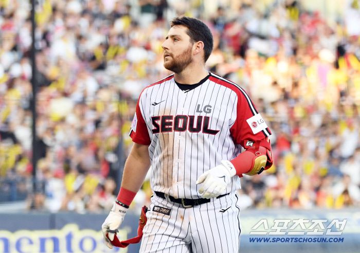 29일 잠실구장에서 열린 LG 트윈스와 KIA 타이거즈의 경기. 7회말 2사 만루 LG 오스틴이 좌익수 뜬공으로 물러나고 있다. 잠실=박재만 기자 pjm@sportschosun.com/2025.06.29/