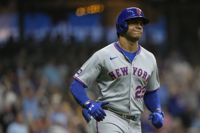 후안 소토가 지난 10일(한국시각) 밀워키전에서 5회 솔로홈런을 날린 뒤 베이스를 돌고 있다. AP연합뉴스